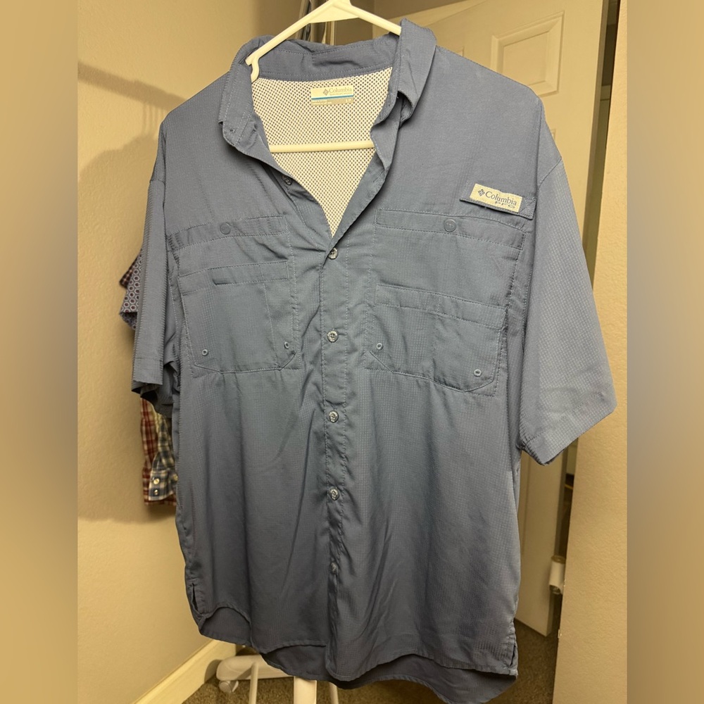 Columbia Men's Casual Blue Button Down Shirt